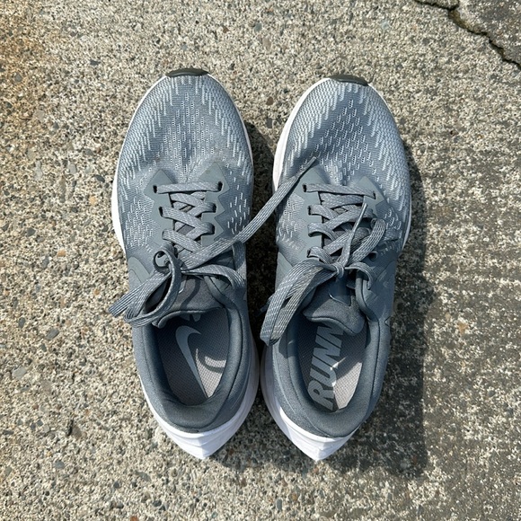 NIKE Women’s Running Shoes - Picture 2 of 4
